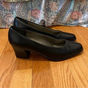 Caressa Crosstown Collection Women Pumps Heels 1 3/4" Classic Shoes
